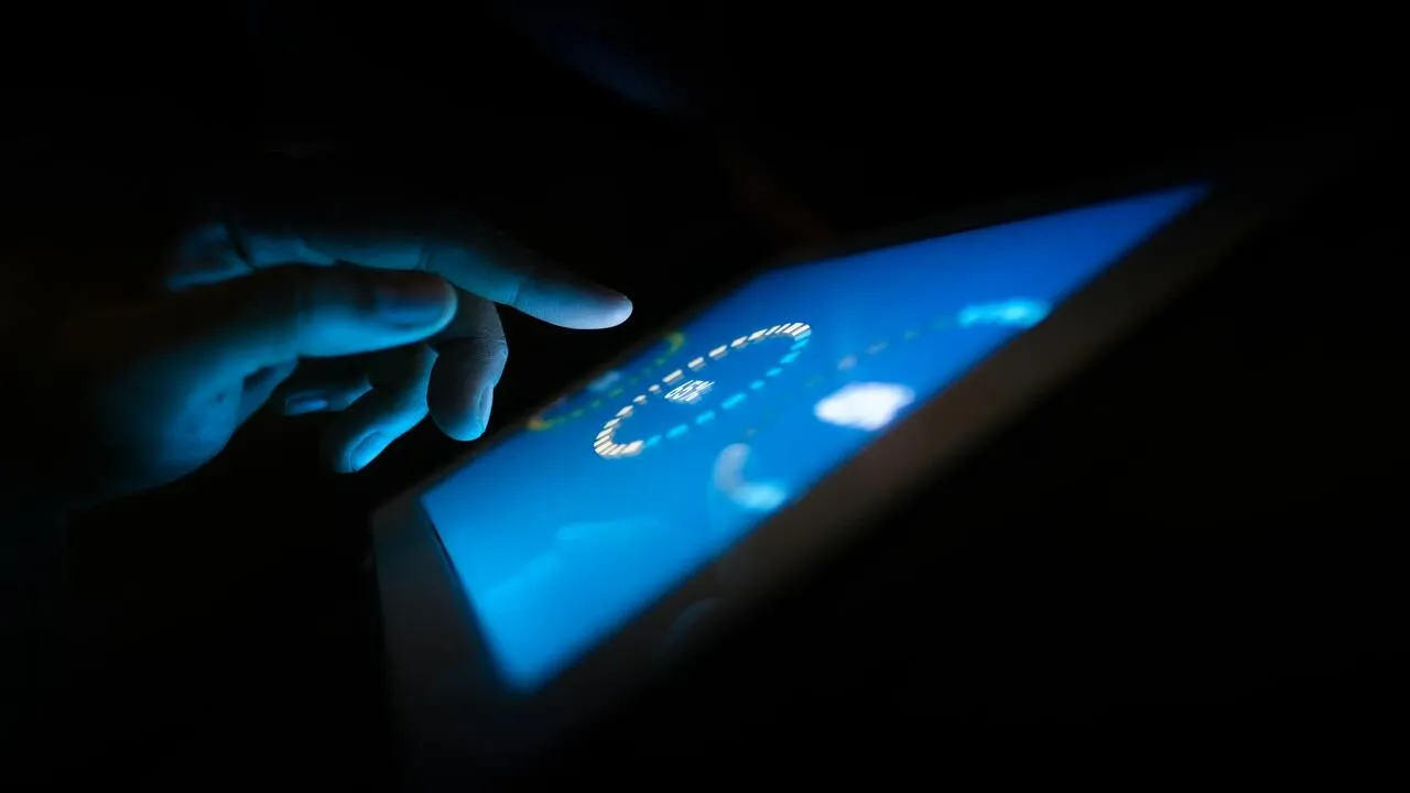 The Benefits of Technology in Everyday Senior Life: Making Life Easier, Safer & More Connected