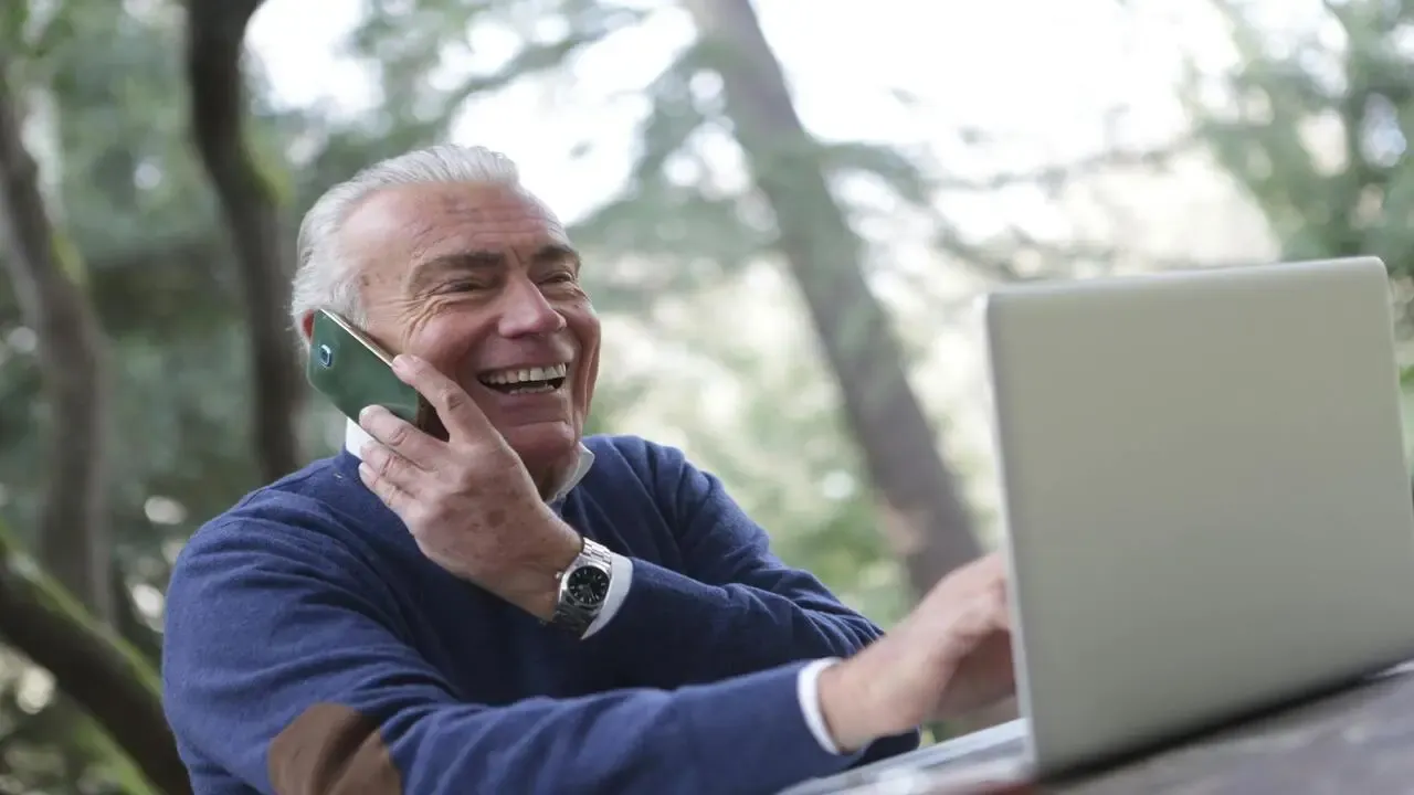The Benefits of Technology in Everyday Senior Life: Making Life Easier, Safer & More Connected